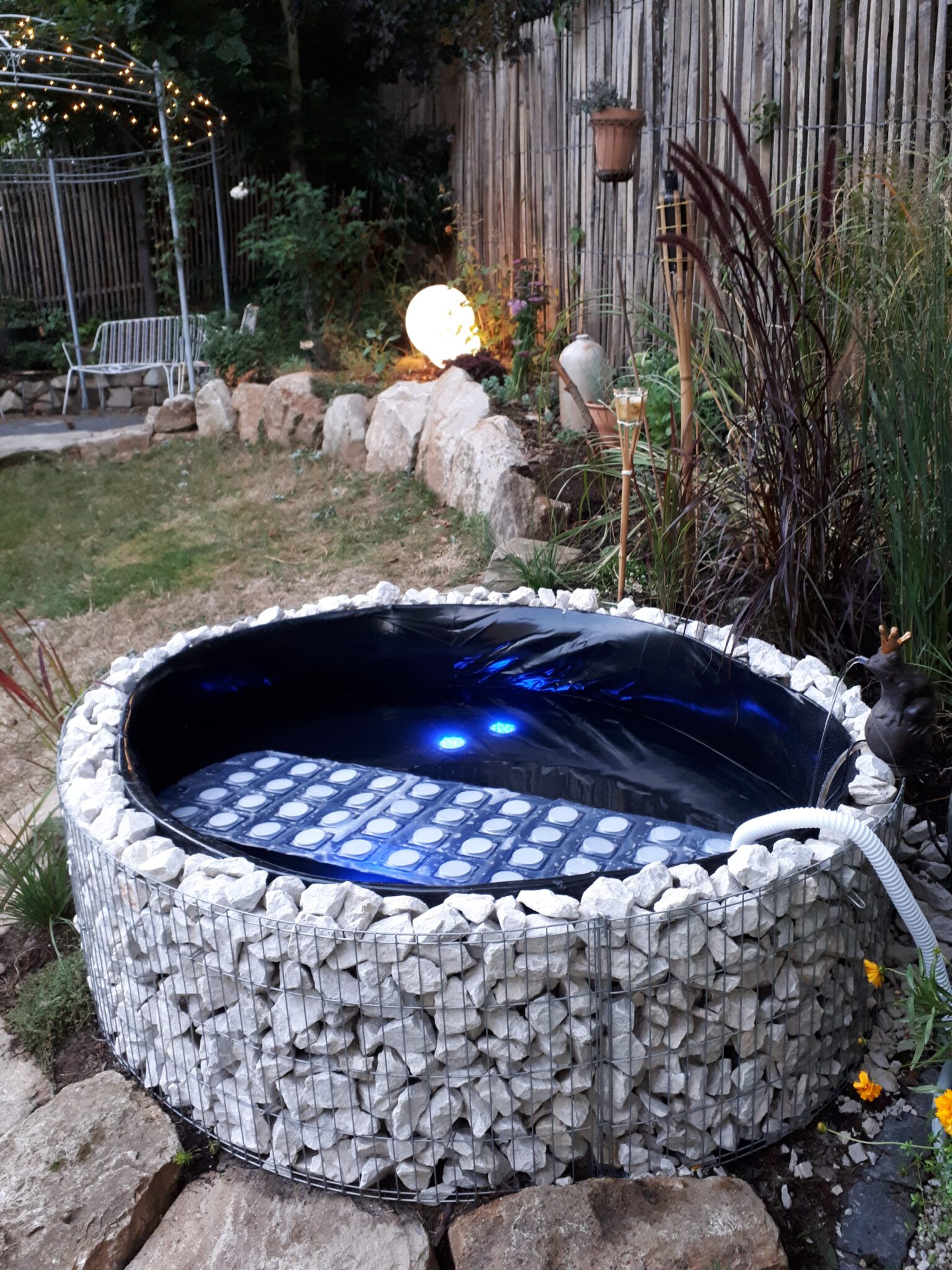 Garten Whirlpool selber bauen in 7 Schritten zum Badespaß
